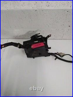 0837 Toyota Avensis T27 2011 2.0 D4d Engine Bay Fuse Box